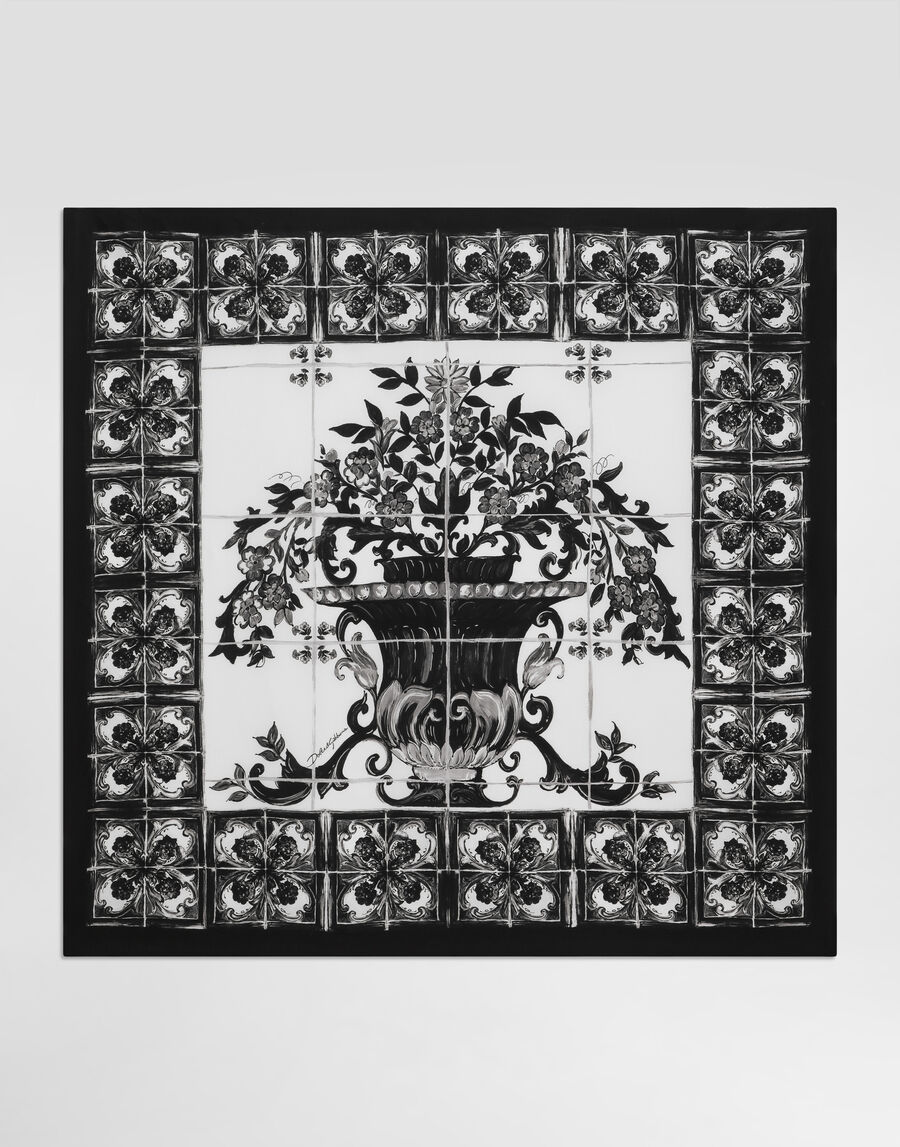 Majolica-print 70x70 silk scarf