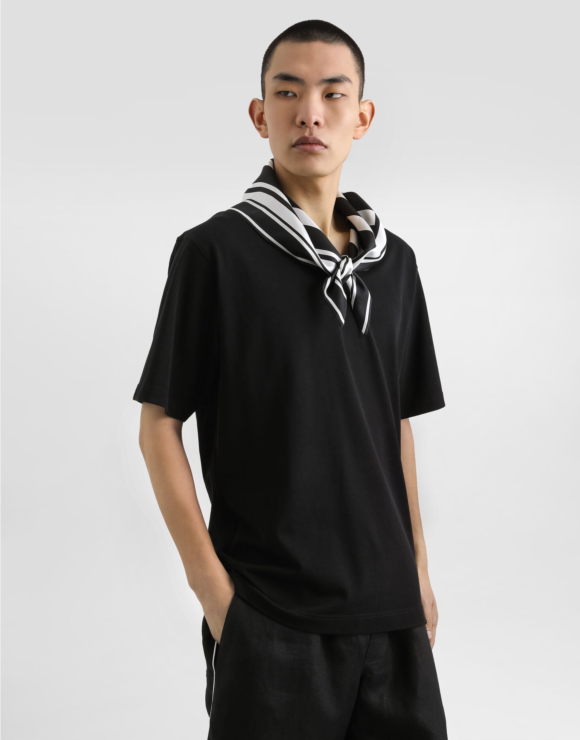【DOLCE&GABBANA】シルクスカーフネック 半袖ジャージーTシャツ Short-sleeved jersey T-shirt with silk scarf neck