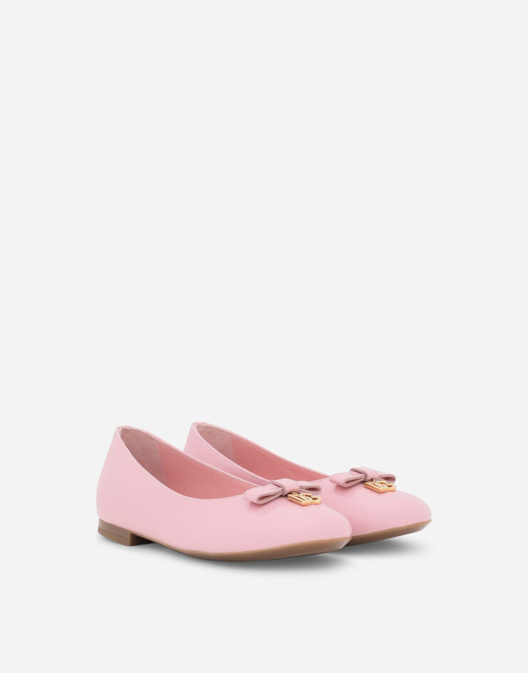 Dolce & Gabbana Ballerines en cuir verni à logo DG en métal Rose D11141A1328