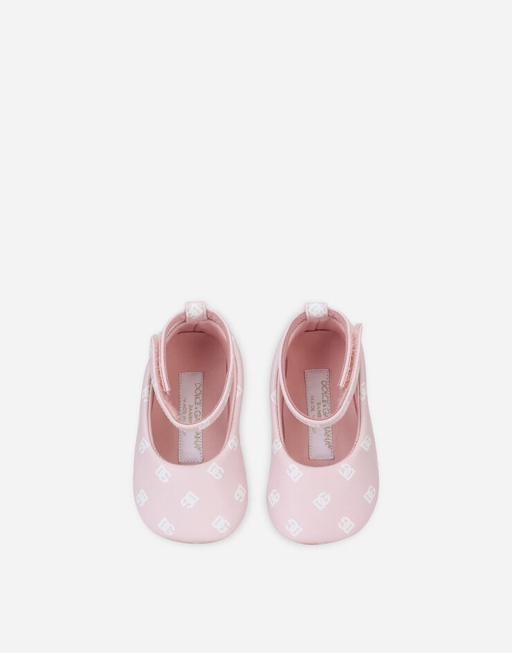 Dolce & Gabbana حذاء باليه مسطح لحديثي الولادة من جلد نابا بطبعة بشعار DG وردي DK0065AS690