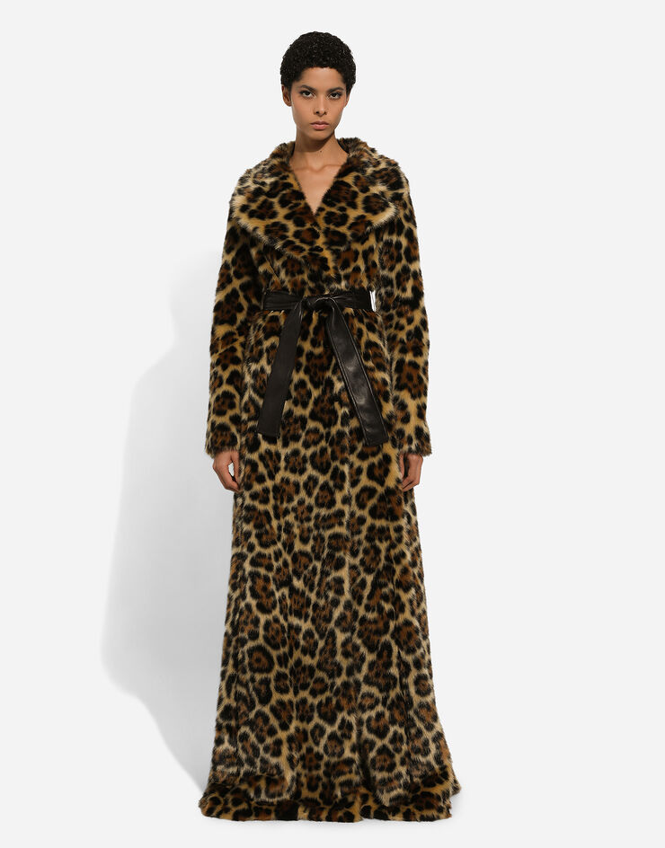 Dolce & Gabbana Langer Mantel aus Kunstfell Leoprint Print F0E1KFFJSCU