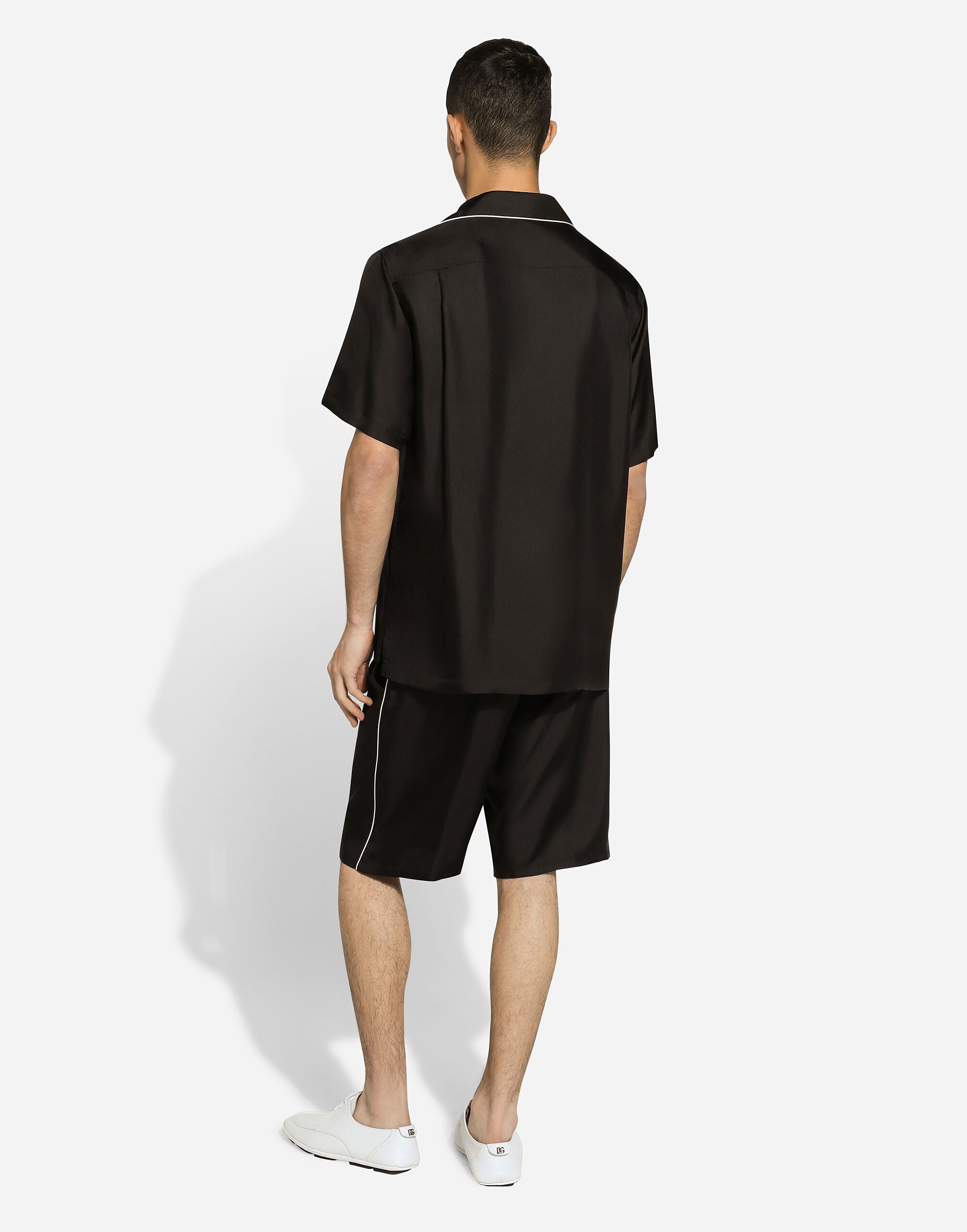 Blackのメンズ エンブロイダリー シルク ジョギングショートパンツ