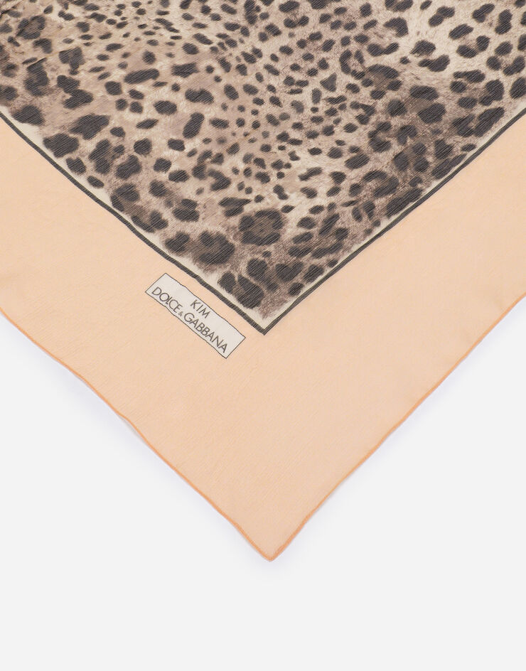 Dolce & Gabbana KIM DOLCE&GABBANA Sciarpa in seta creponne stampa leopardo Stampa animalier FS182AGDBQG