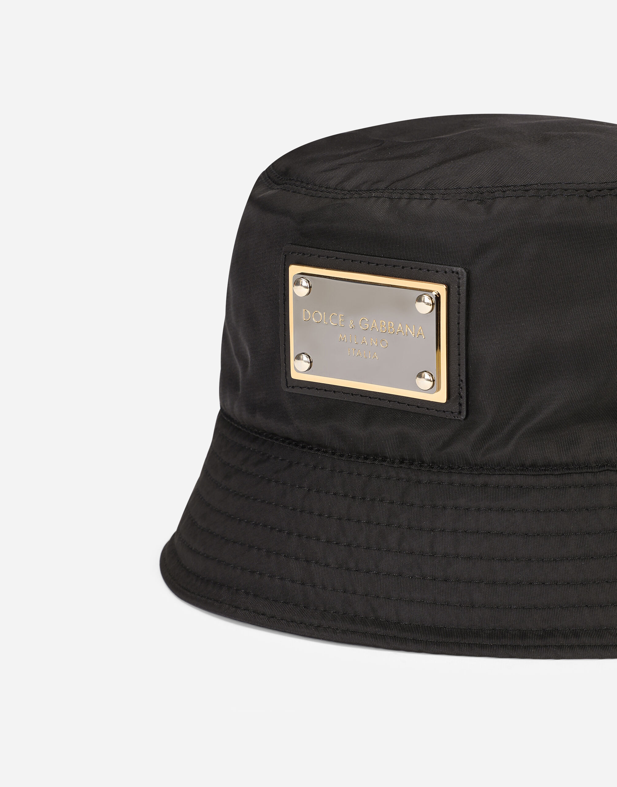 Nylon bucket hat with branded plate
