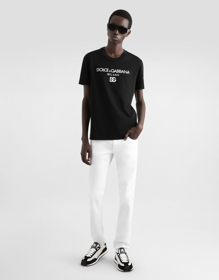 Dolce & Gabbana T-Shirt aus Baumwolle mit DG-Stickerei Schwarz G8PD7ZG7B9X