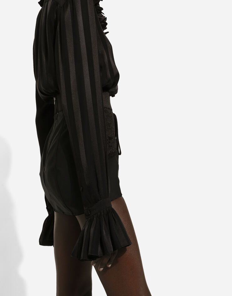 Dolce & Gabbana Bluse aus Seidenjacquard mit Plissee an Kragen und Ärmelabschluss Black F5S26TFJ1HS