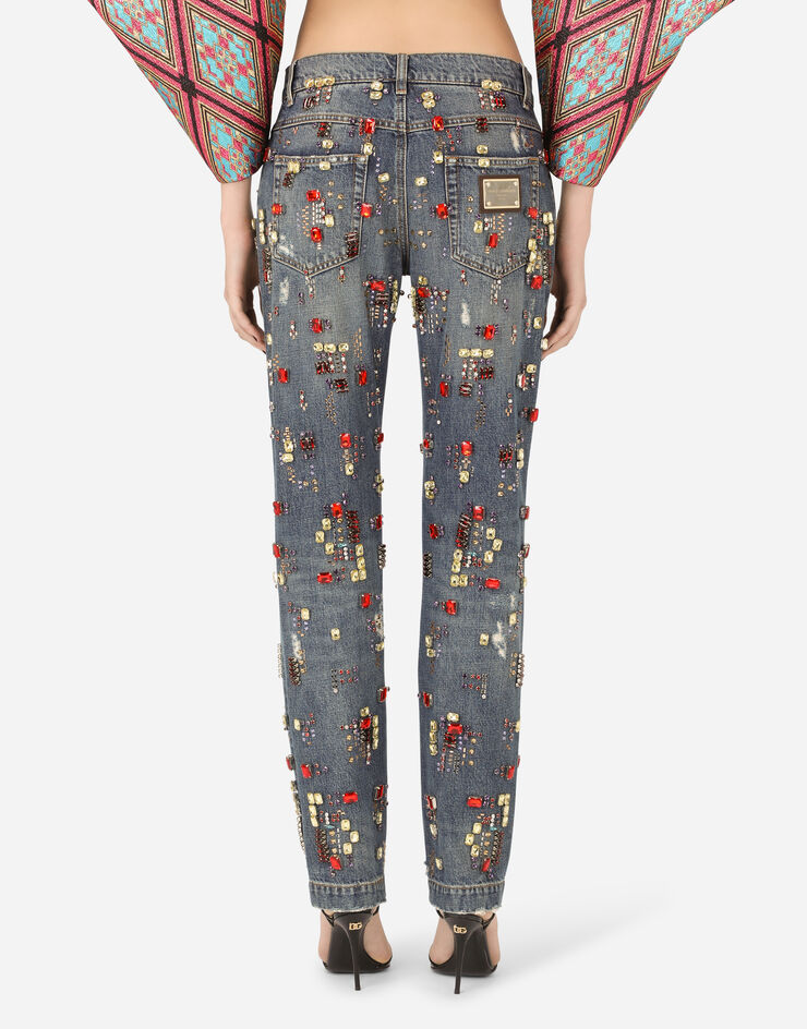 Dolce & Gabbana Jean boyfriend en denim avec pierres brodées Multicolore FTBI2ZG8FH2