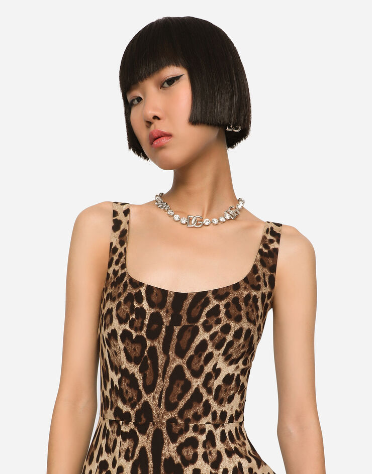 Dolce & Gabbana Kurzes Kleid aus Charmeuse Leoprint Animal-Print F6BDXTFSADD