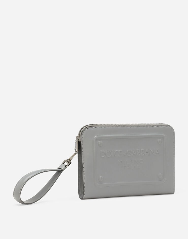 Dolce & Gabbana حقيبة باوتش صغيرة من جلد عجل رمادي BM1751AG218