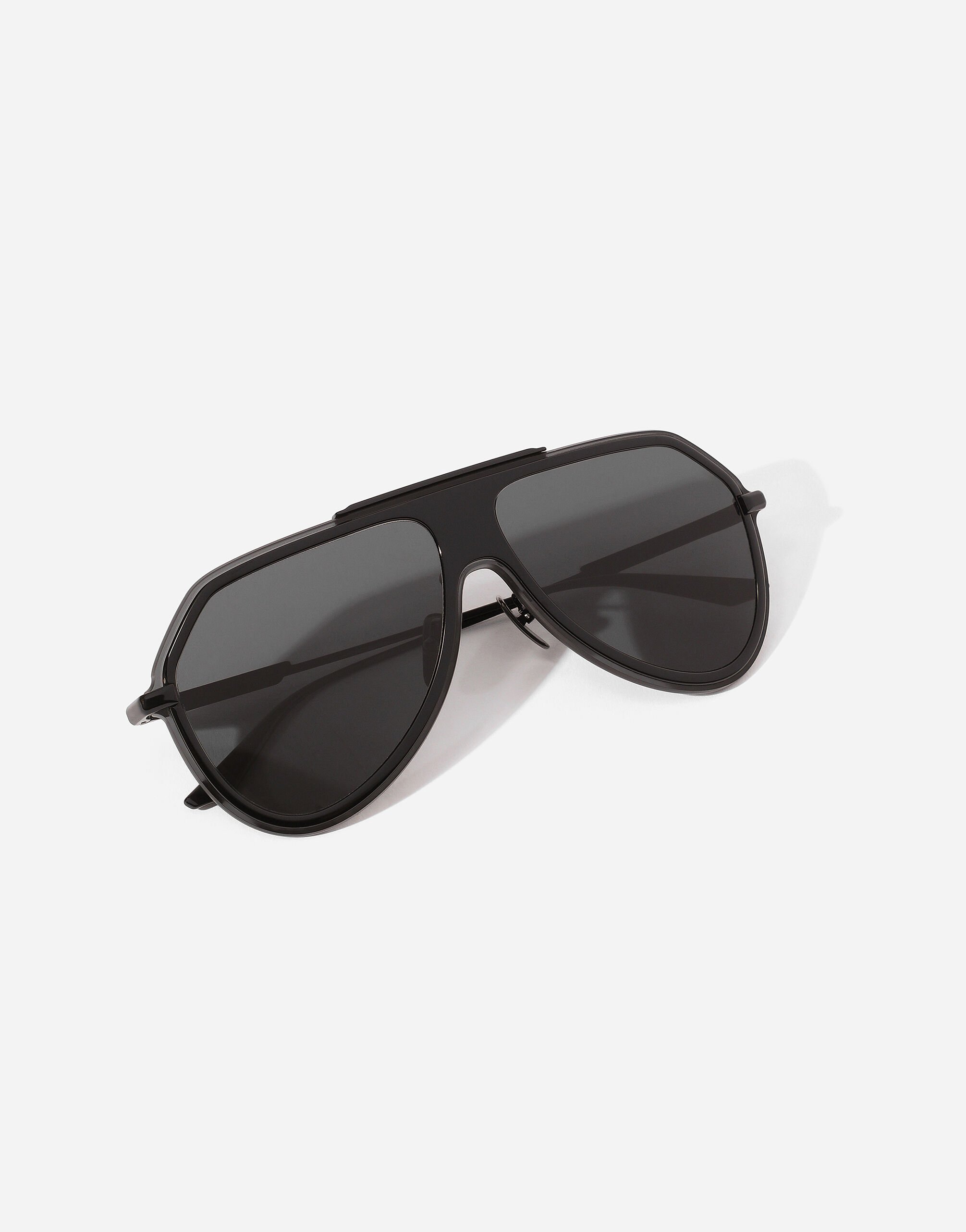 レビュー高評価アイテム特集｜ファッション通販 DG METAL CLASSIC Sunglasses in Black for Men | Dolce&Gabbana® US 小物