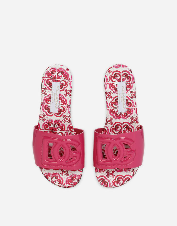 Dolce & Gabbana DG 로고 페이턴트 가죽 슬라이드 샌들 핑크 D11032A1067