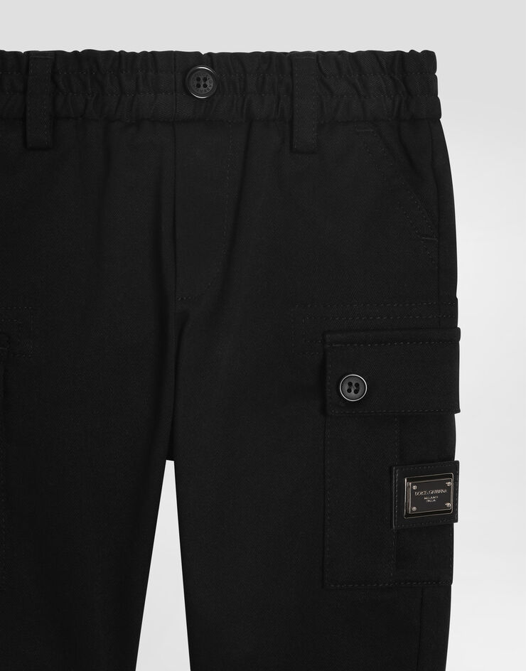 Dolce & Gabbana Cargohose aus Gabardine mit Logoplakette Schwarz L14P81FUFL3