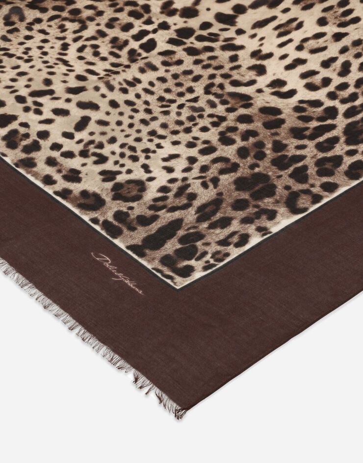 Dolce&Gabbana وشاح مودال وكشمير بطبعة فهد (135×200) بني FS184AGDBY3