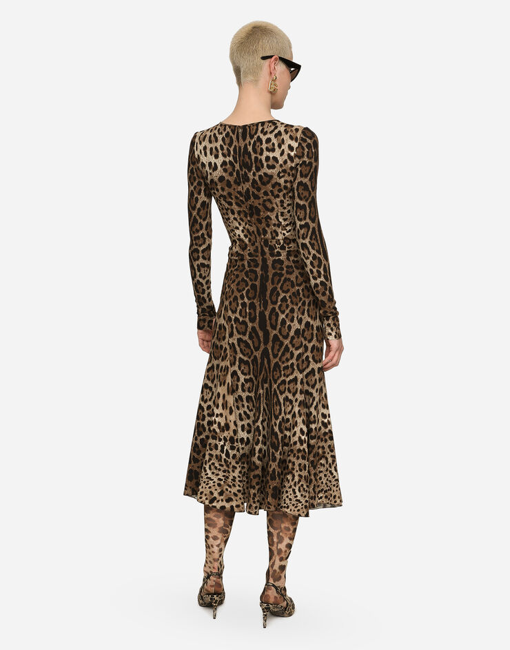 Dolce & Gabbana Vestido longuette de cady con estampado de leopardo Estampado Animalier F6AUVTFSRKI