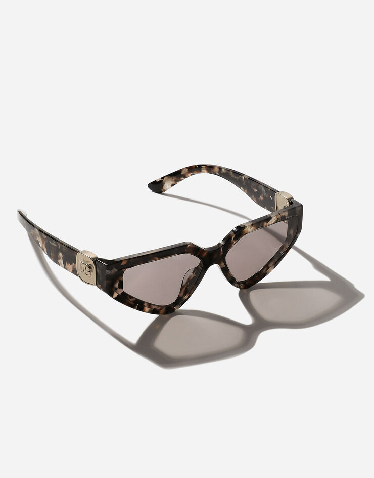 Dolce & Gabbana نظارة شمسية DG Precious لؤلؤي بني هافان VG446AVP87N