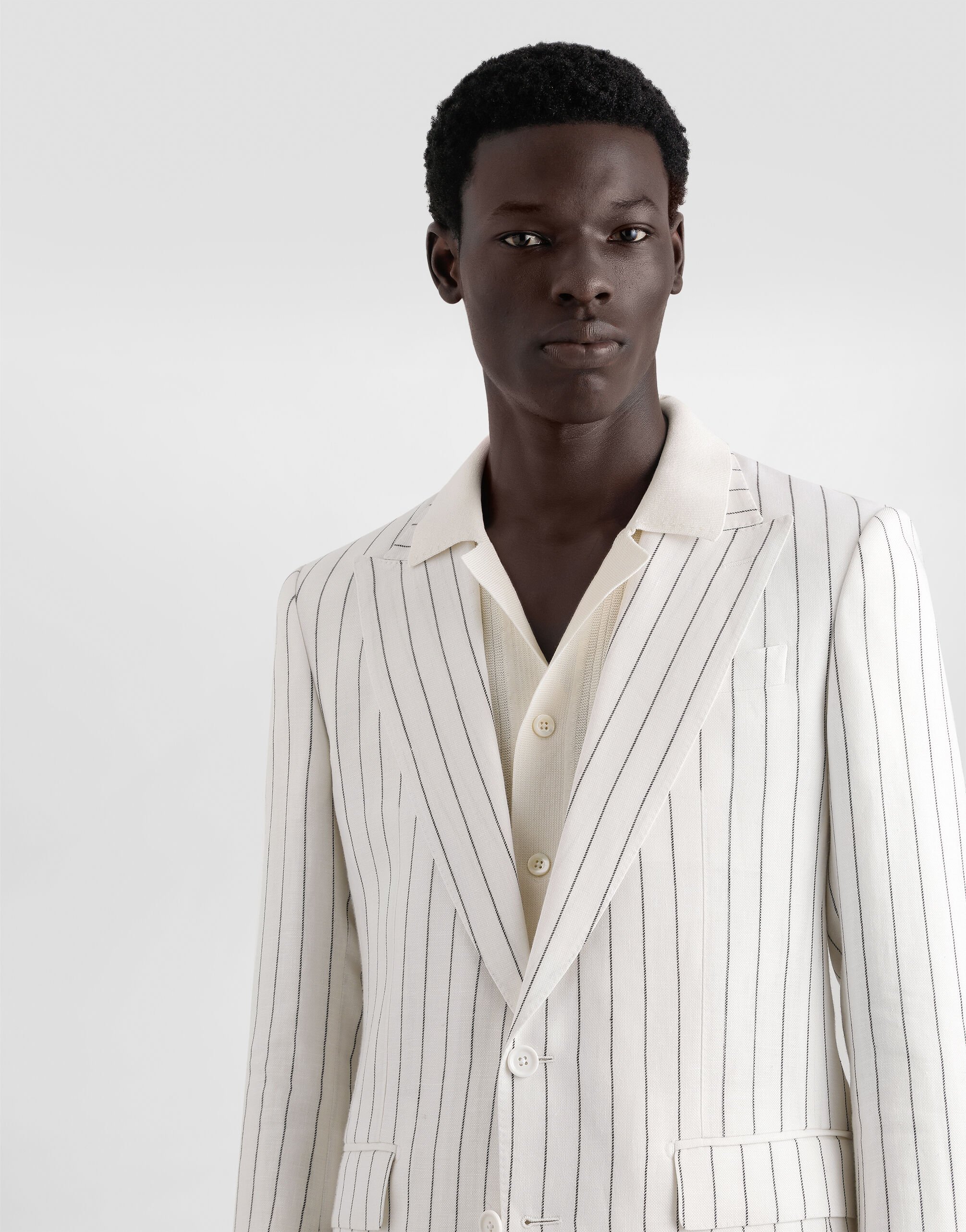 【DOLCE&GABBANA】ピンストライプ ツイル ターリントンブレザー Single-breasted pinstripe linen-blend jacket in Multicolor
