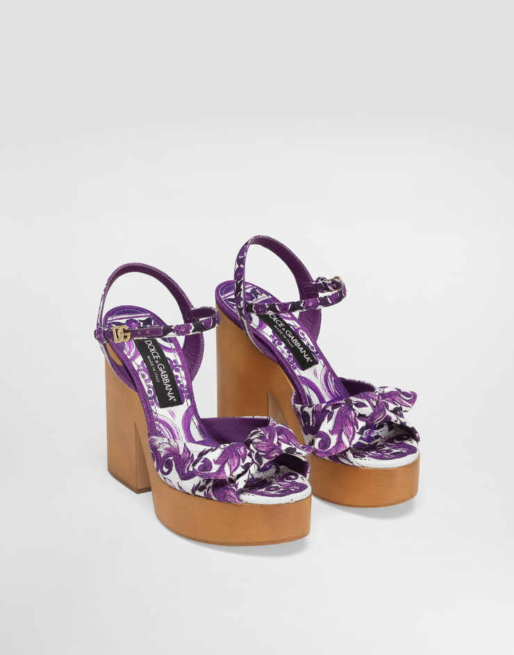 111 Dolce & Gabbana   