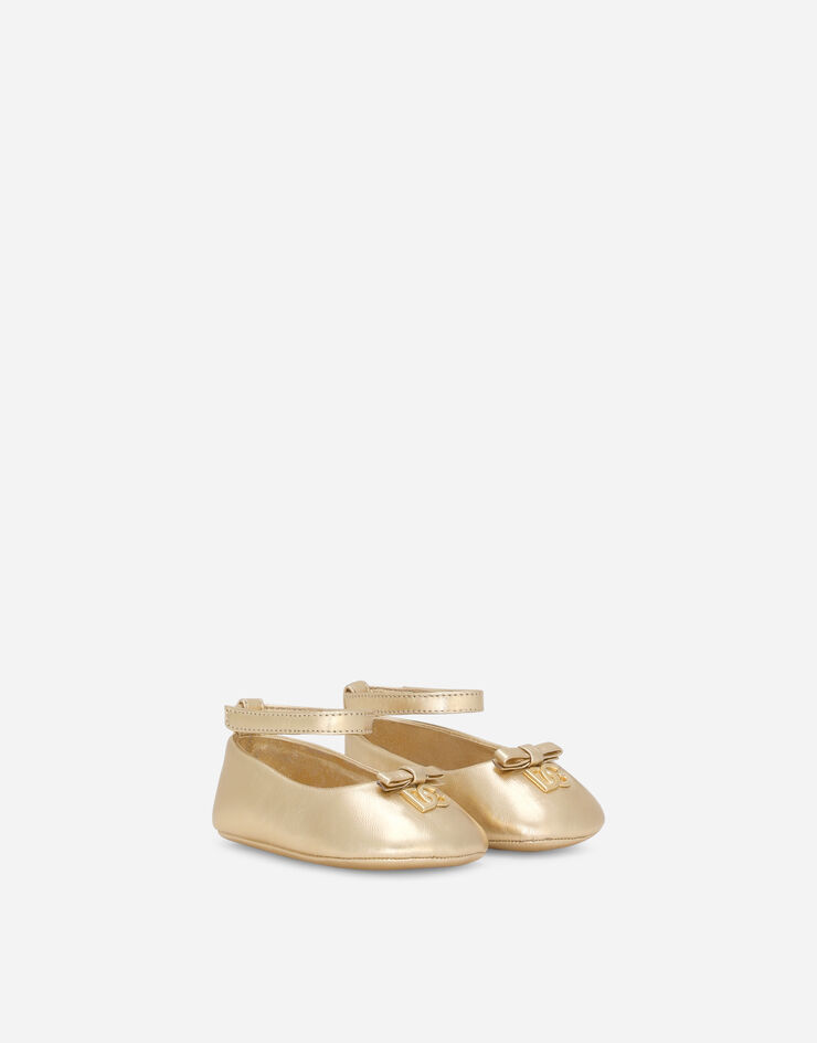 Dolce&Gabbana حذاء باليه من جلد نابا ممعدن ذهبي DK0065AJ133