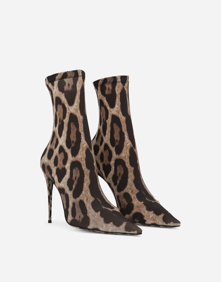 Dolce & Gabbana KIM DOLCE&GABBANA Botín de tejido elástico con estampado de leopardo Estampado Animalier CT0959AM212