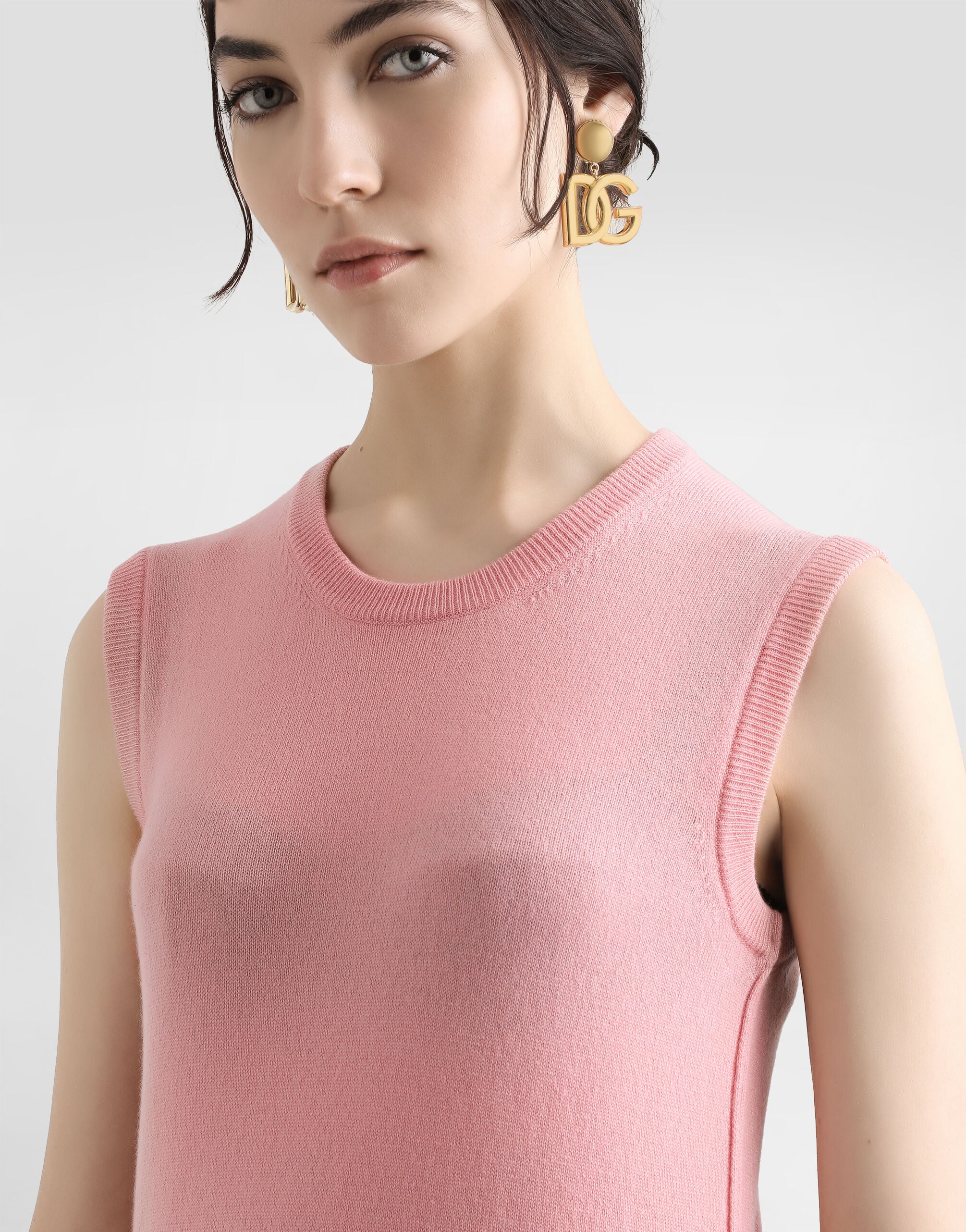Cashmere tank top with inside-out seams
