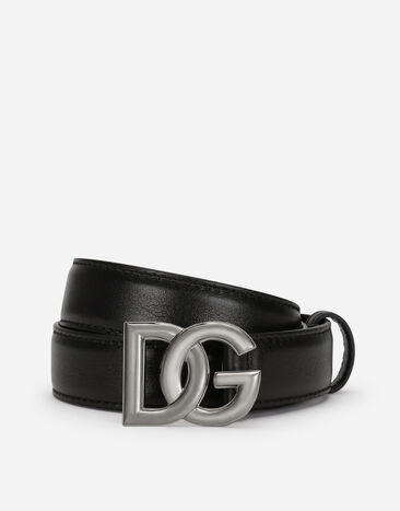 Dolce & Gabbana حزام من جلد العجل بمشبك شعار DG متقاطع أسود BC4646AX622