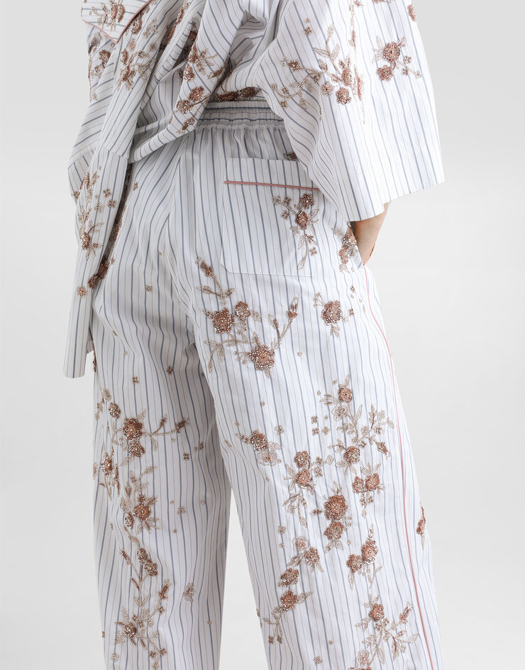 Dolce & Gabbana بنطال من بوبلين بتطريز أزهار بخيوط ومزين بكريستالات Dolce & Gabbana بنطال من بوبلين بتطريز أزهار بخيوط ومزين بكريستالات Multicolor FTDJDZGDDSA