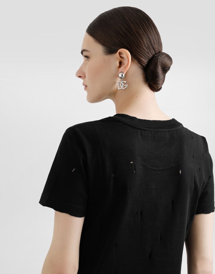 Dolce&Gabbana Camiseta de punto con rotos y placa Dolce&Gabbana Negro F8T00TG7H4U