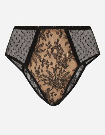 Dolce & Gabbana Weiblichkeit ist seit jeher das Schlüsselwort; das die Welt der Dolce&Gabbana-Dessous am besten beschreibt. In dieser Saison sind sie mit kostbaren Details und Spitze verziert; die eine neue Sinnlichkeit zum Ausdruck bringen. Schwarz O2C71TONO24