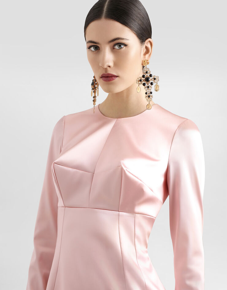Dolce & Gabbana Vestido longuette de raso elástico con cuello redondo Rosa F6TRHTFURAD