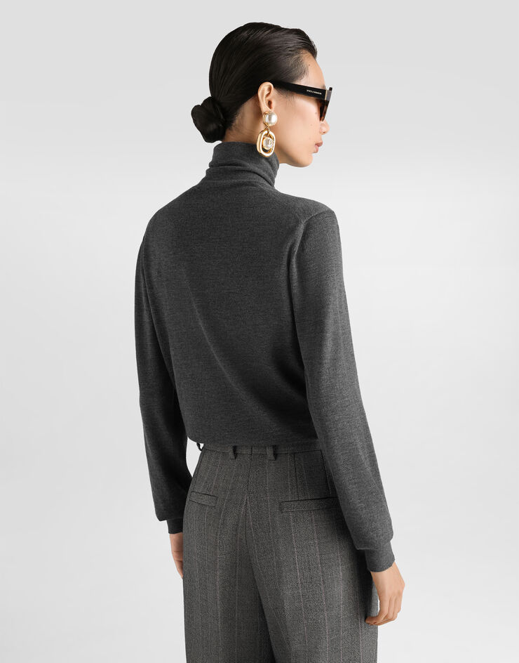 Dolce & Gabbana Cashmere turtleneck pullover Grey FXW94TJBW24