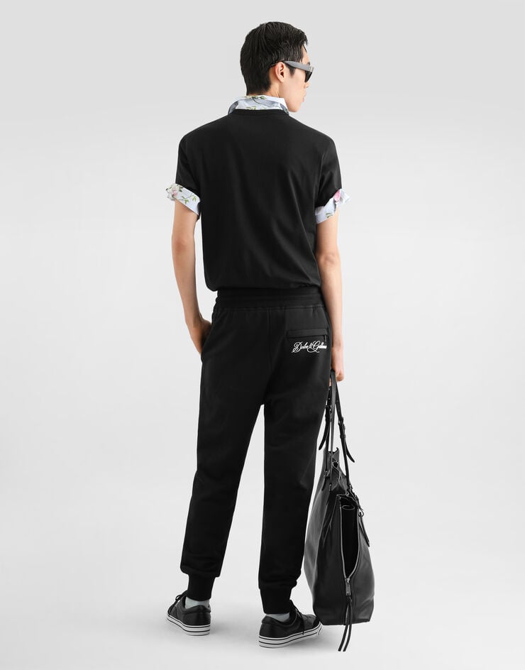 Dolce & Gabbana Cotton t-shirt with logo plate Dolce & Gabbana Cotton t-shirt with logo plate Black G8PV1TG7Q1Q