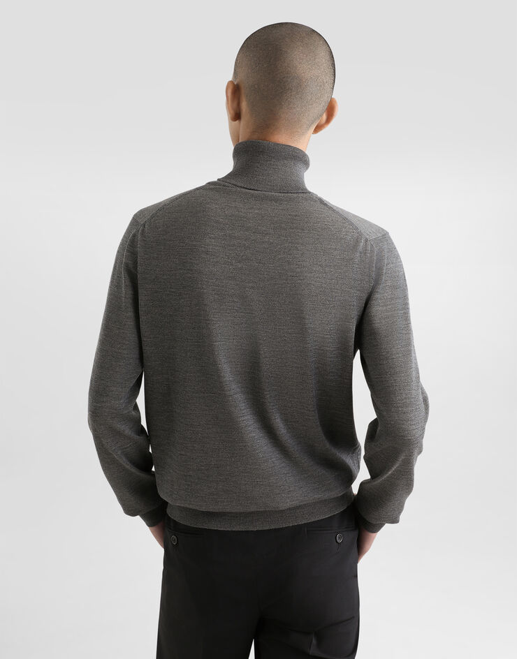 Dolce&Gabbana Rollkragenpullover Wolle mit Logoplakette Grau GXO35TJCVC7