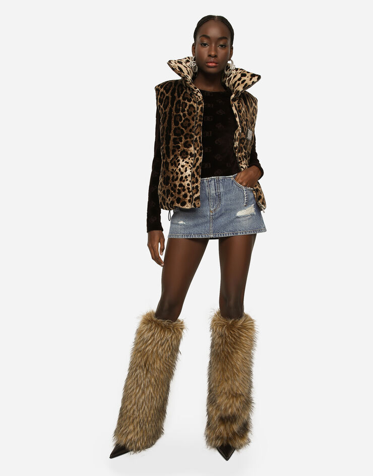 Dolce&Gabbana Cazadora sin mangas con estampado de leopardo con placa con logotipo Estampado Animalier F9R23TFSWBH