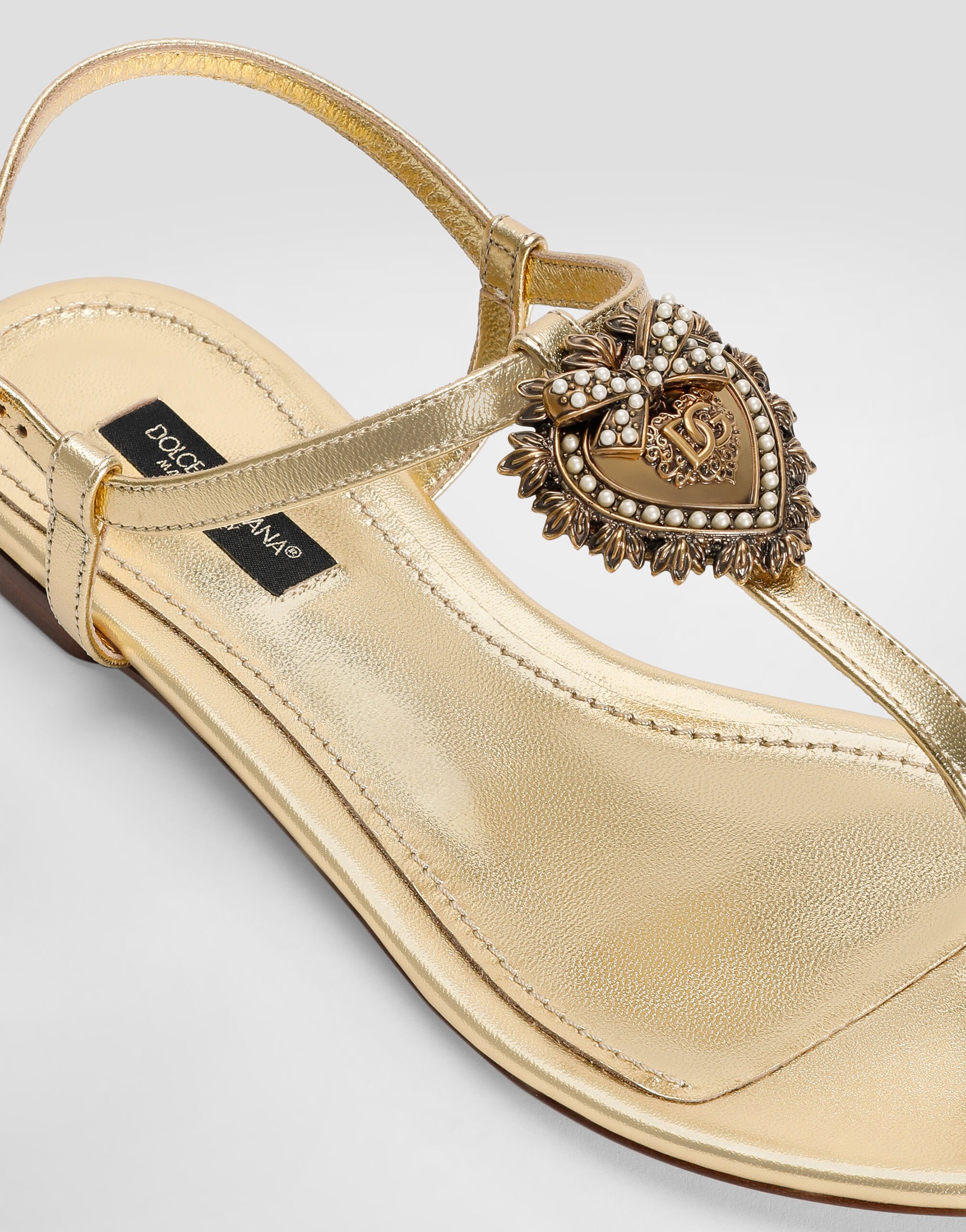 Nappa leather Devotion thong sandals in Gold for Women