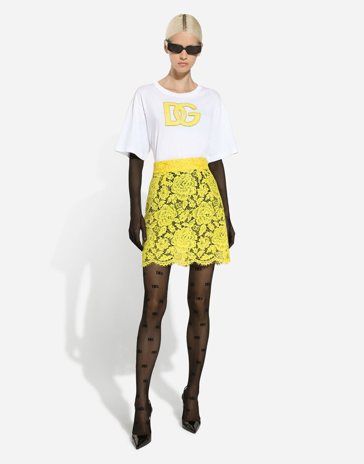 Dolce & Gabbana تنورة قصيرة موسومة من دانتيل كوردونيتو برسمة زهور أصفر F4B7LTHLM7L