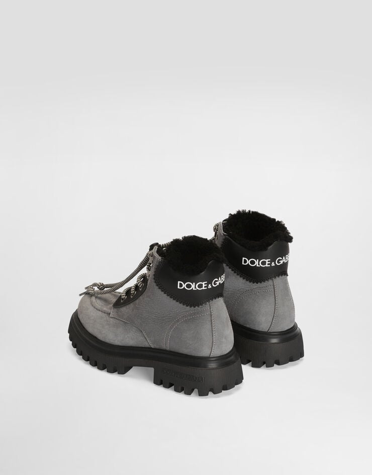 Dolce & Gabbana Nubuck boots Dolce & Gabbana Nubuck boots DA5359A0589