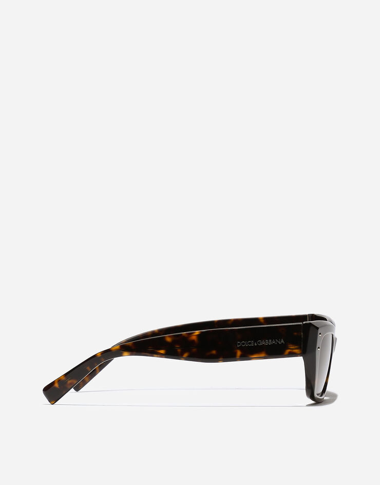 Dolce & Gabbana نظارة شمسية DG Sharped بني VG446BVP273