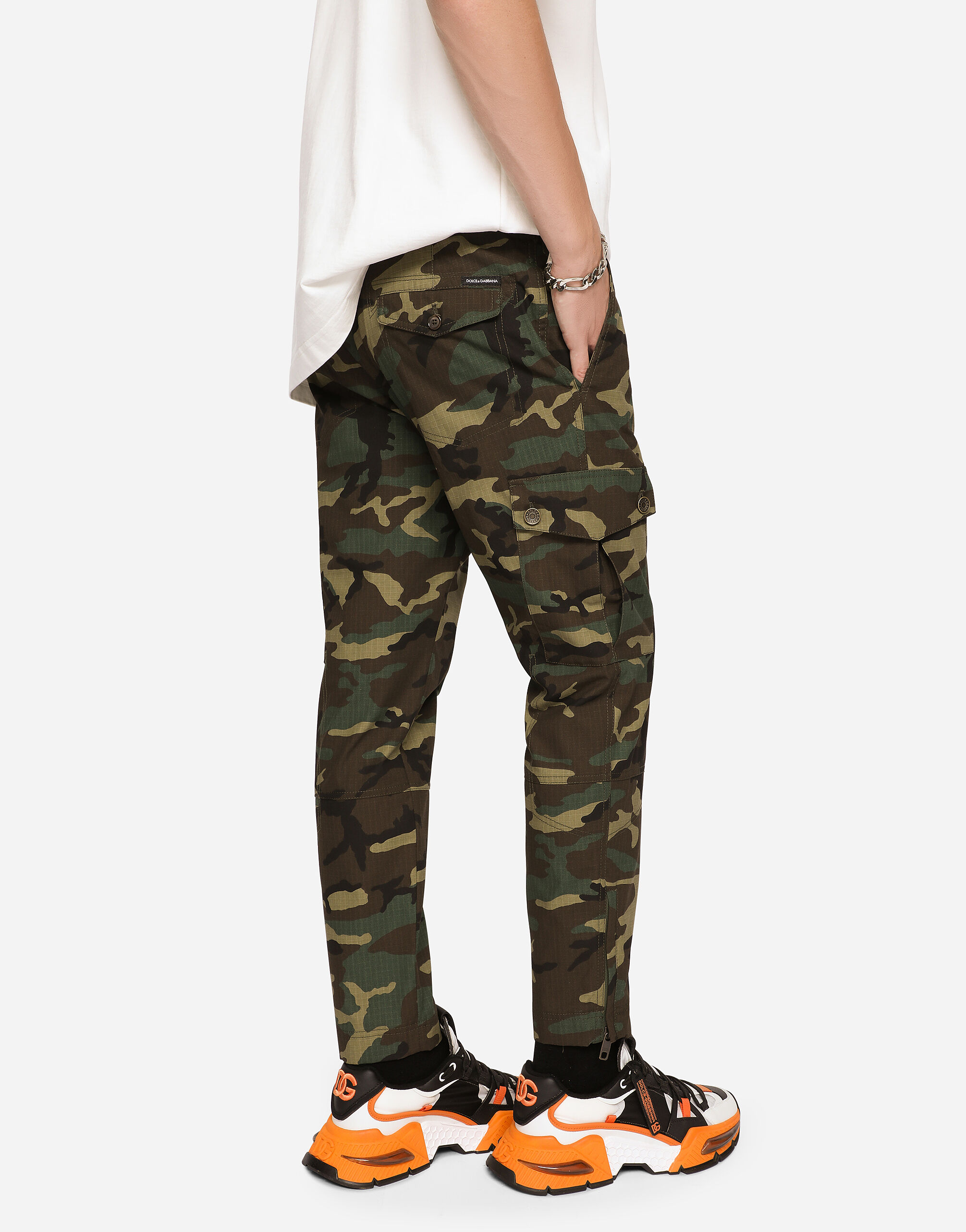 DOLCE&GABBANA D&G イージーパンツ カモフラ柄 ワッペン Cotton cargo pants with camouflage print