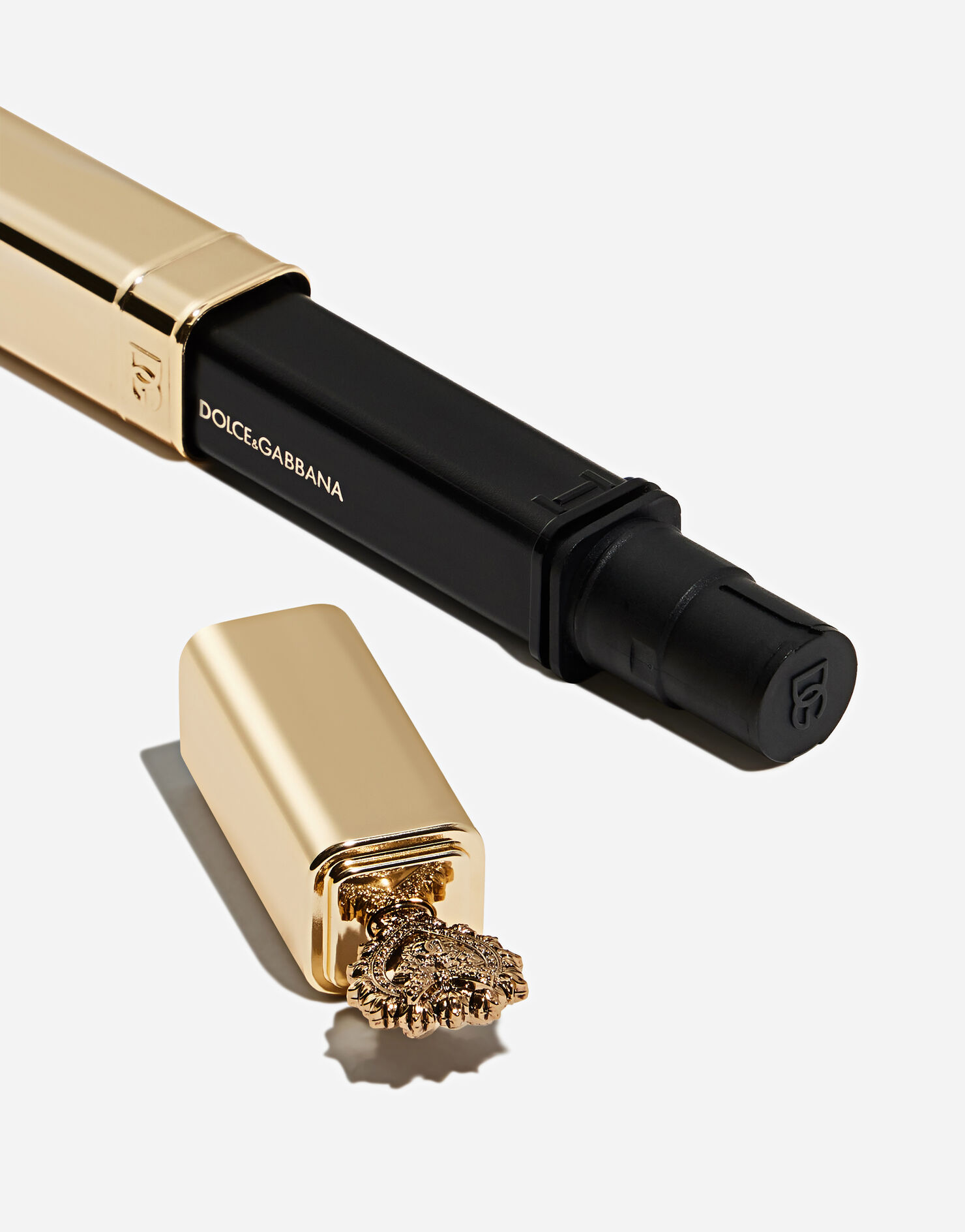 Dolce&Gabbana Everfull XL Mascara 01 Total Black 36H Extreme Volume & Lift Mascara, 8 ml