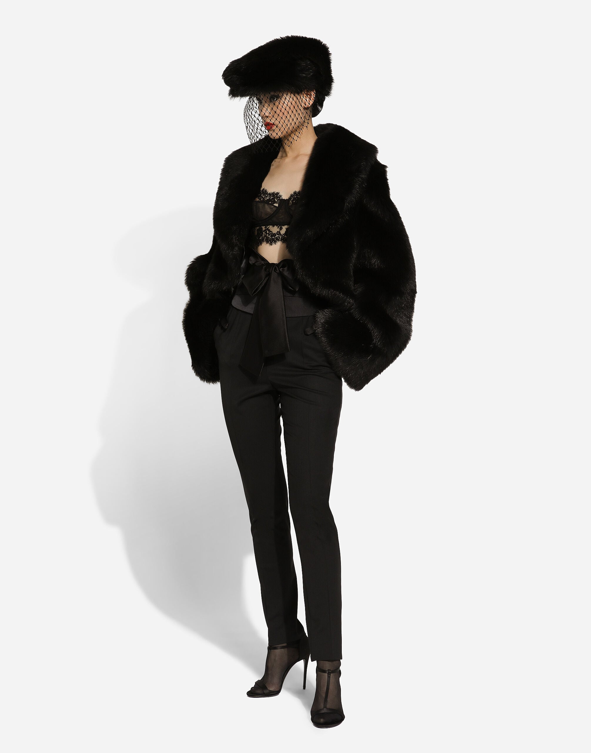 希少★DOLCE&GABBANA ジャケット ラムファー 羊革 短丈 y2k 黒 Short lambskin jacket with belt in Black for Women | Dolce&Gabbana®