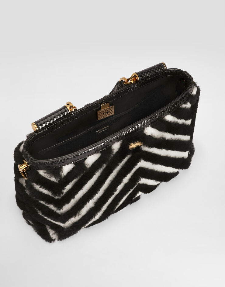 Dolce & Gabbana حقيبة كتف وكروس بودي Vittoria متوسطة من فرو Dolce & Gabbana حقيبة كتف وكروس بودي Vittoria متوسطة من فرو متعدد الألوان BB7896A3N64