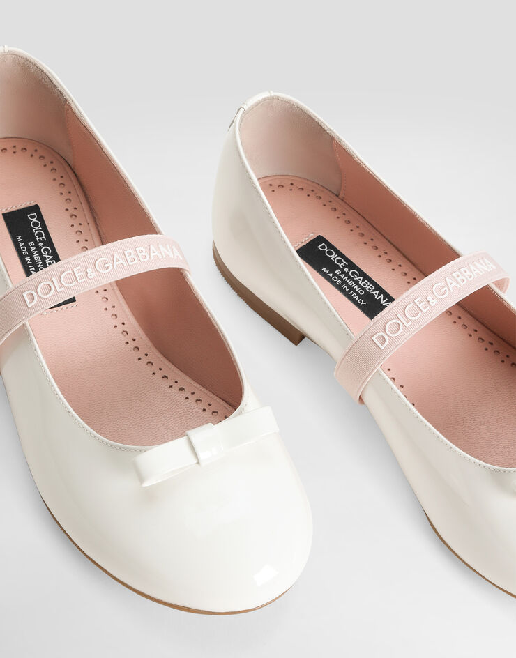 Dolce & Gabbana Bailarina de charol Blanco D11294A4831