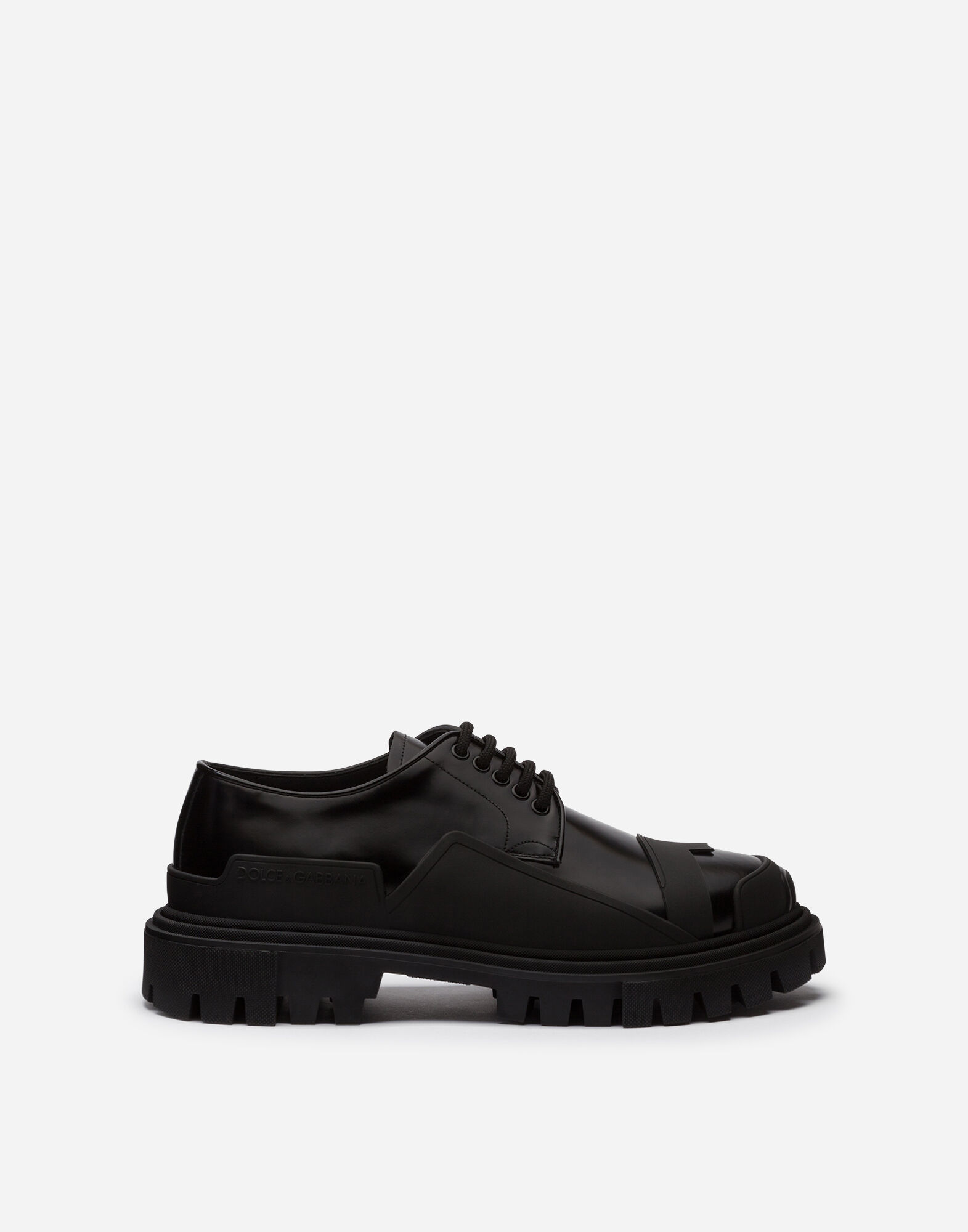 Patent leather trekking derby