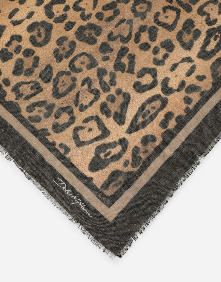 Dolce & Gabbana Cashmere and silk scarf with leopard print Mehrfarbig IF678WG7BQA