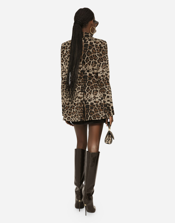Dolce&Gabbana Zweireihige Turlington-Jacke aus Wolljacquard mit Leomuster Mehrfarbig F29QMTFJGAS