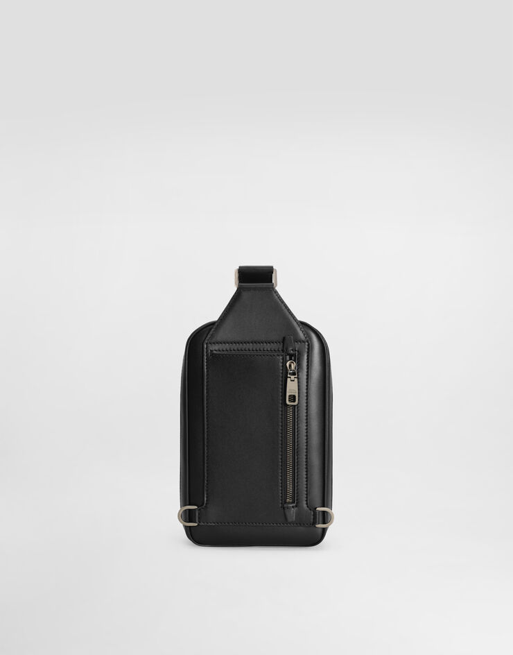 Dolce & Gabbana حقيبة خصر من جلد عجل بشعار بارز أسود BM2264AG218