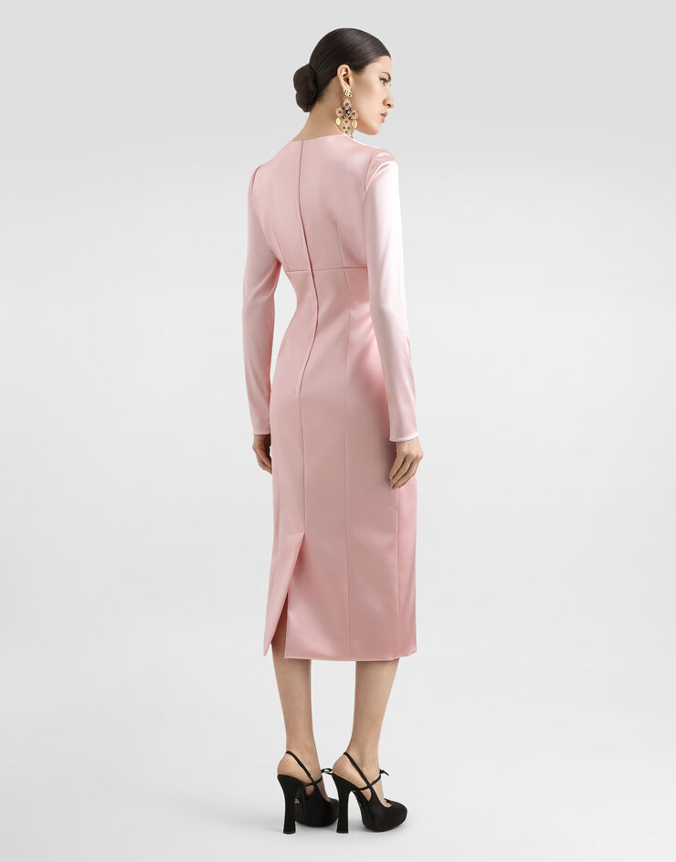 Dolce & Gabbana Vestido longuette de raso elástico con cuello redondo Rosa F6TRHTFURAD