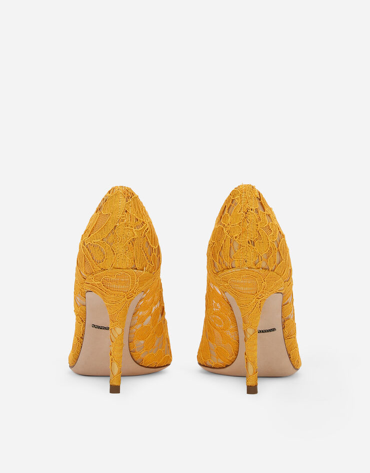 Dolce & Gabbana Zapato de salón rainbow de encaje con broche Amarillo CD0101AL198