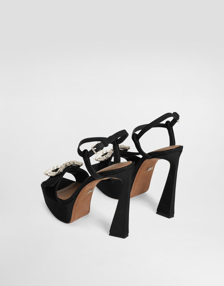 111 Dolce & Gabbana   