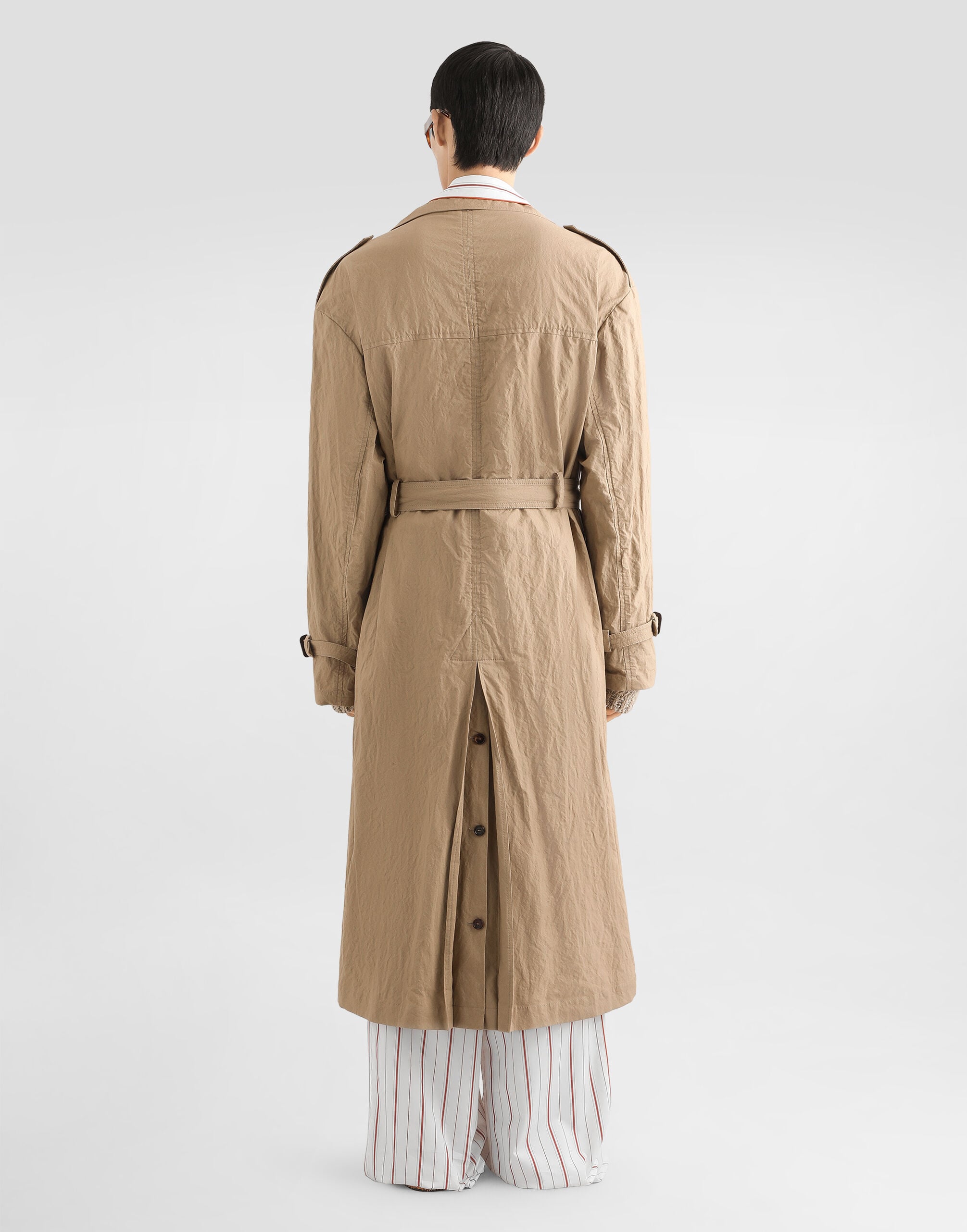Crinkled effect cotton trench coat in Beige for Men